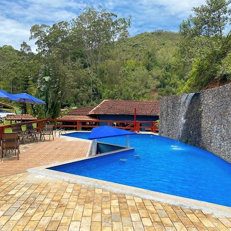 Hotel Fazenda Bonanza Энженьейру-Паулу-ди-Фронтин Экстерьер фото