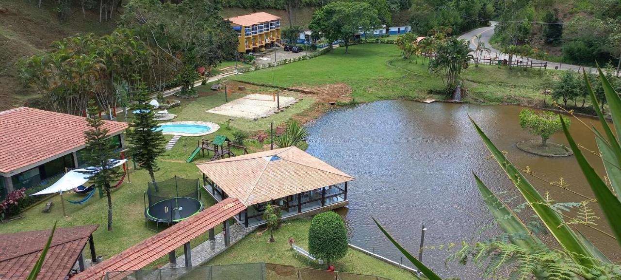Hotel Fazenda Bonanza Энженьейру-Паулу-ди-Фронтин Экстерьер фото