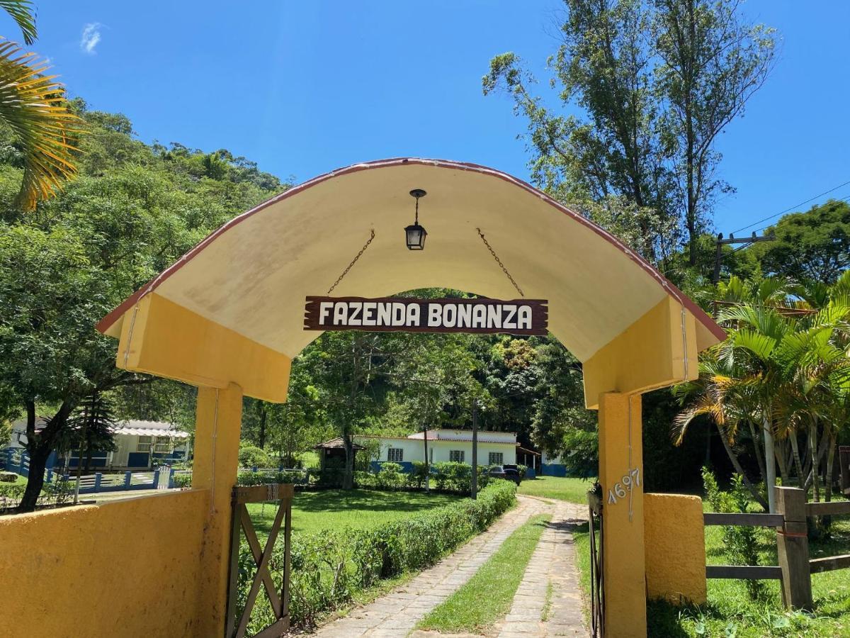 Hotel Fazenda Bonanza Энженьейру-Паулу-ди-Фронтин Экстерьер фото