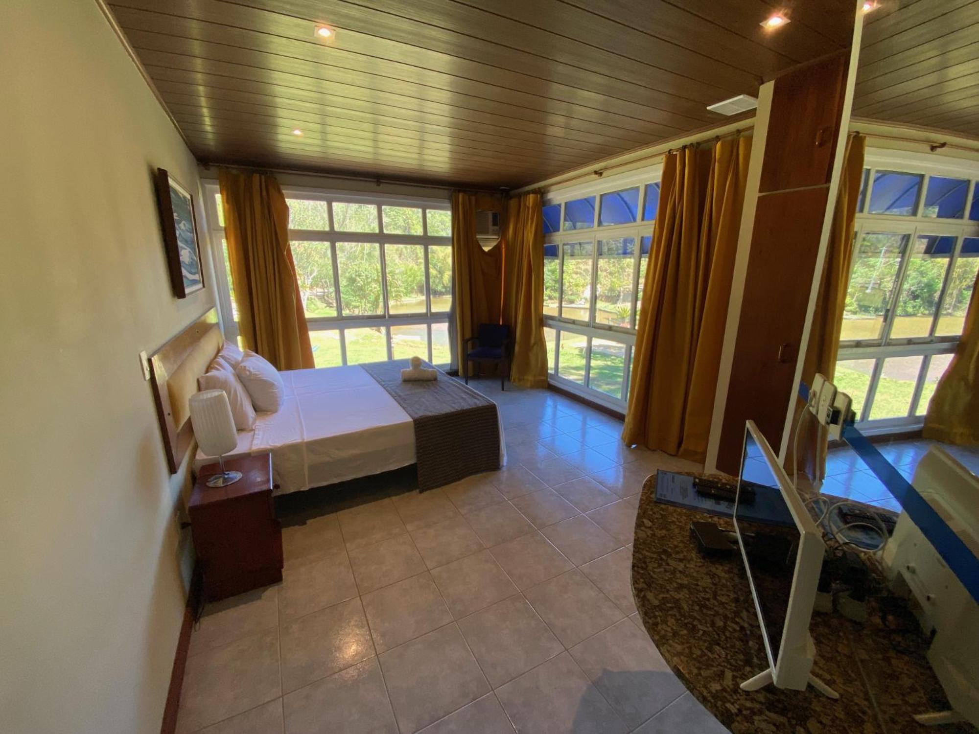Hotel Fazenda Bonanza Энженьейру-Паулу-ди-Фронтин Экстерьер фото